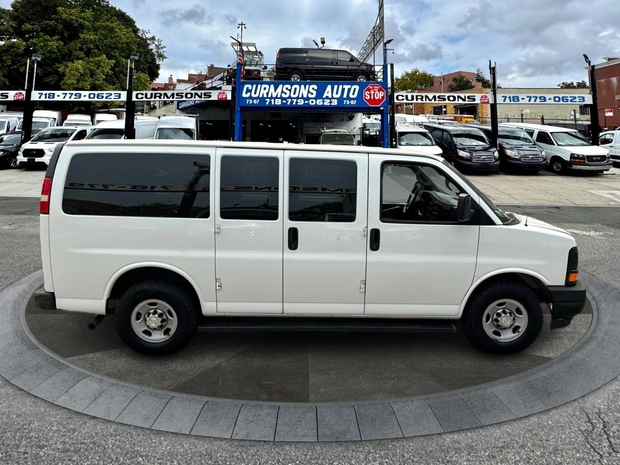 chevrolet express passenger 2017 1GAWGEFF1H1245631 image chevrolet express passenger 2017 1GAWGEFF1H1245631 image